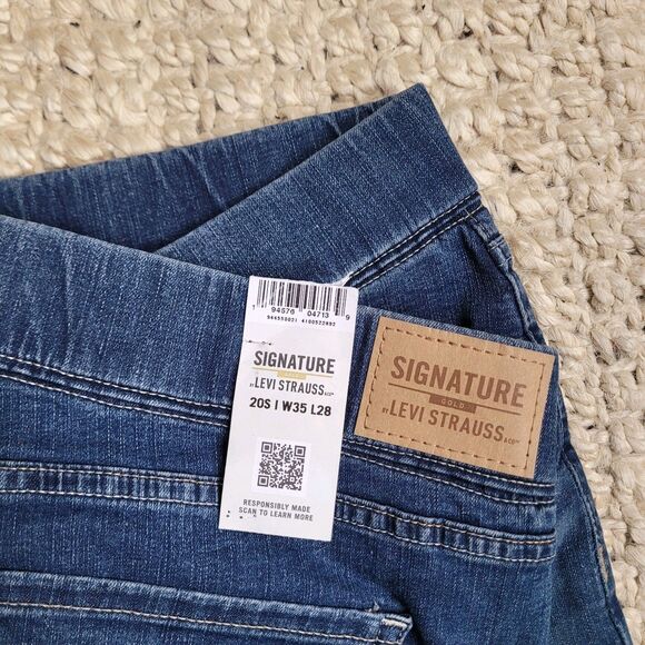 Levi 20S 35x23 Signature Gold Label Levi Strauss Totally Shaping Straight Capri - Picture 9 of 13